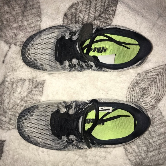 Nike Freeruns - Picture 2 of 5